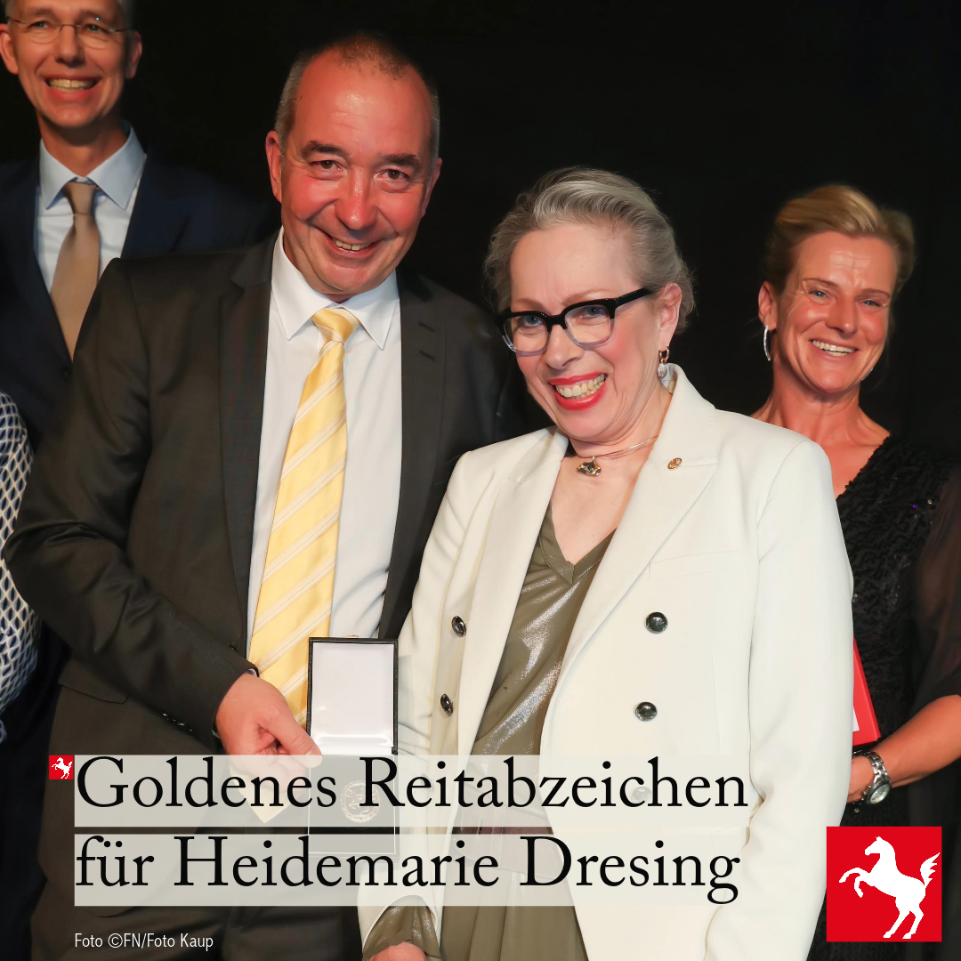 Goldenes Reitabzeichen für Heidemarie Dresing Goldenes Reitabzeichen für Heidemarie Dresing