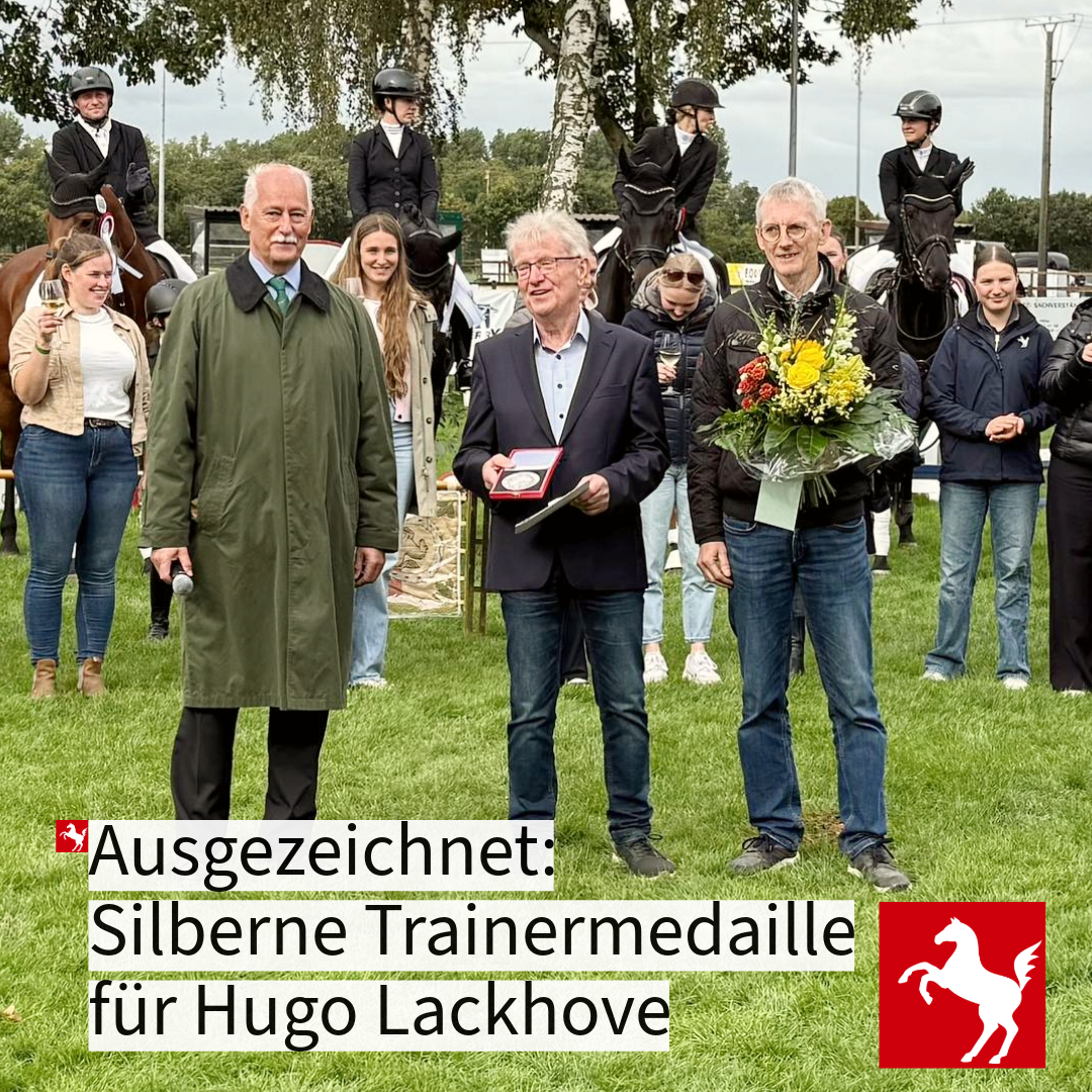 Hugo Lackhove hat die Silberne Trainermedaille des Pferdesportverbandes Westfalen erhalten