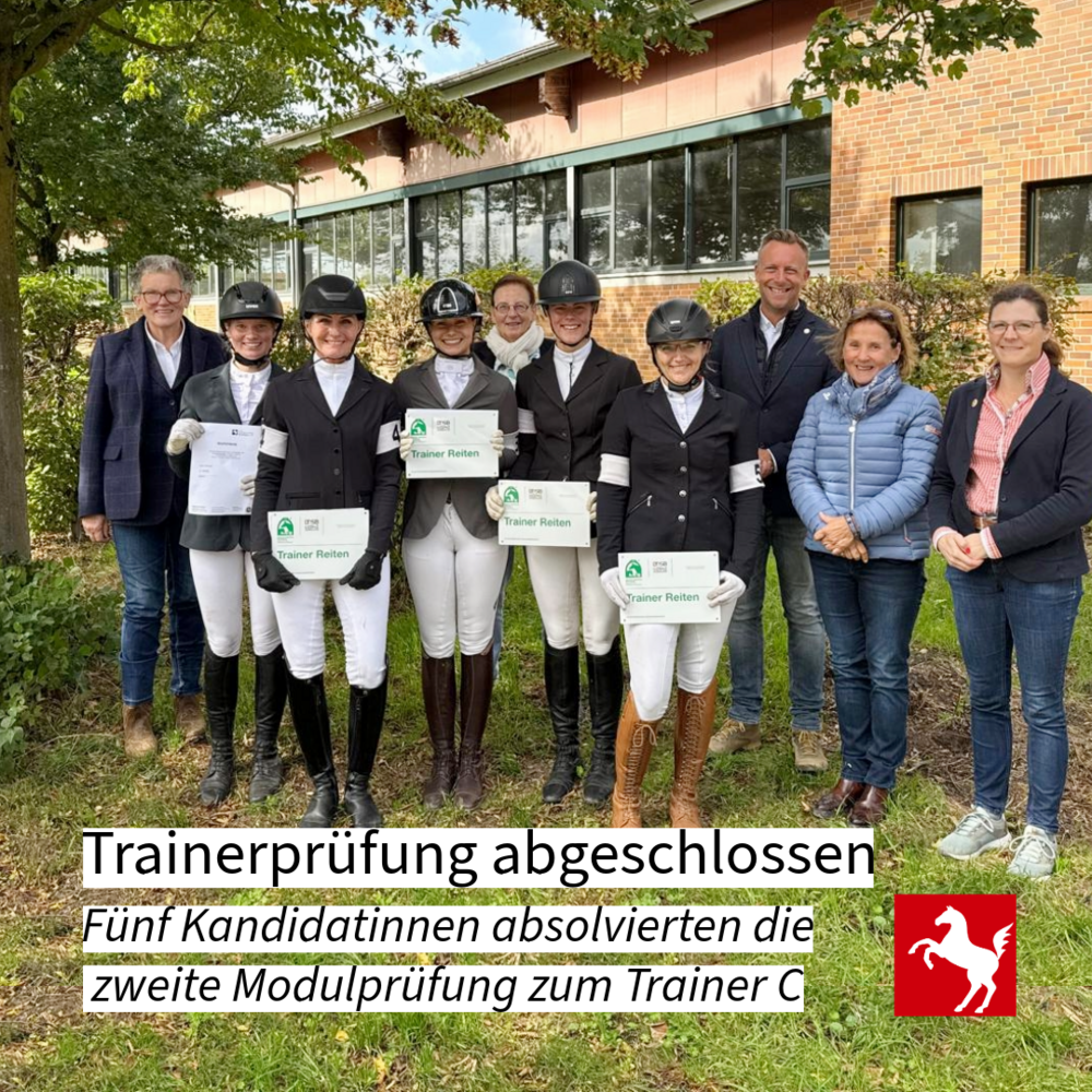 Fünf Kandidatinnen haben die zweite Modulprüfung erfolgreich abgelegt und freuten sich über ihr Trainerschild Fünf Kandidatinnen haben die zweite Modulprüfung erfolgreich abgelegt und freuten sich über ihr Trainerschild
