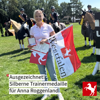 Anna Roggenland hat die Trainermedaille in Silber erhalten